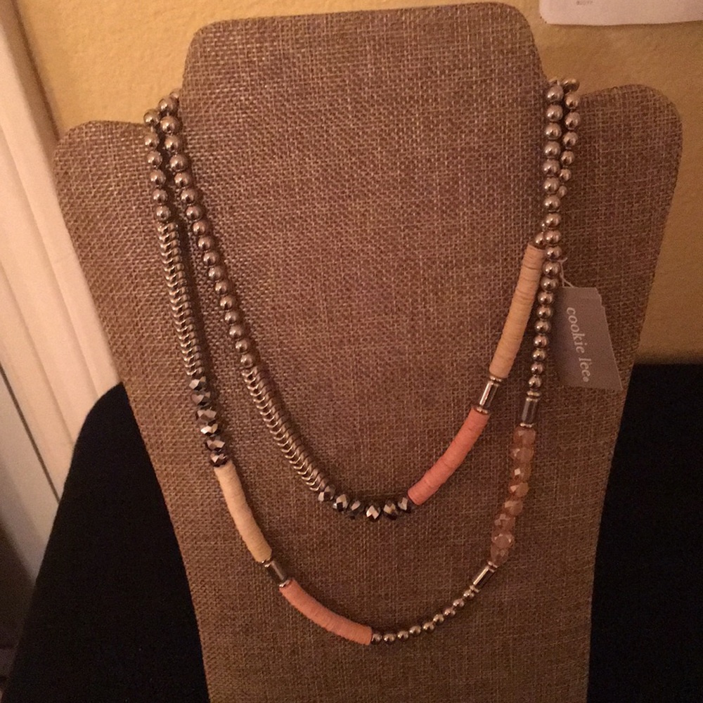11692 - Peach and Silver Necklace